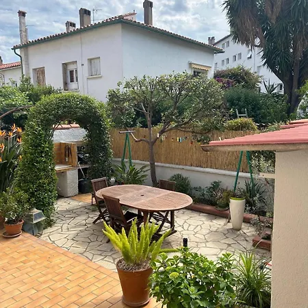 De 45 M2 Dans Maison Individuel Apartament *